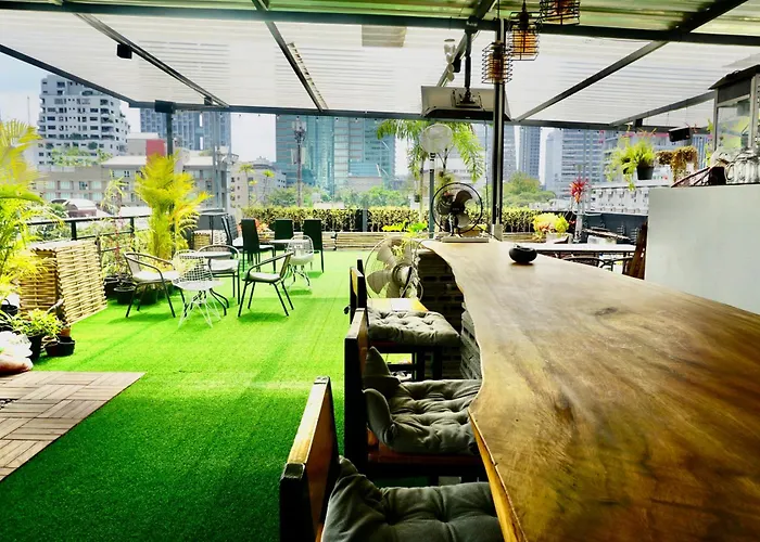 Hip And Funky Silom Soi 3, With Rooftop View * Bangkok